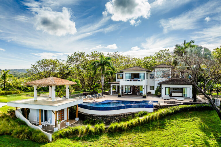 Read more about the article How to Buy Property in Costa Rica Safely